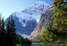 开云体育在线-拜仁封神夜！数据铁幕锁死姆巴佩，欧冠登顶的终极密码