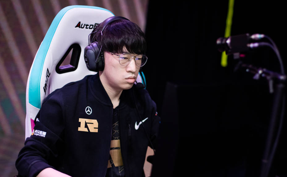 开云体育-包含史诗对决！LPL上演极限翻盘的词条