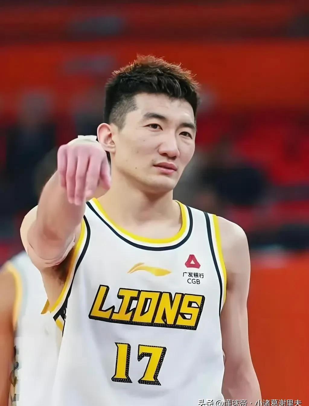 广州队横扫青岛队，孙铭徽惊艳四座