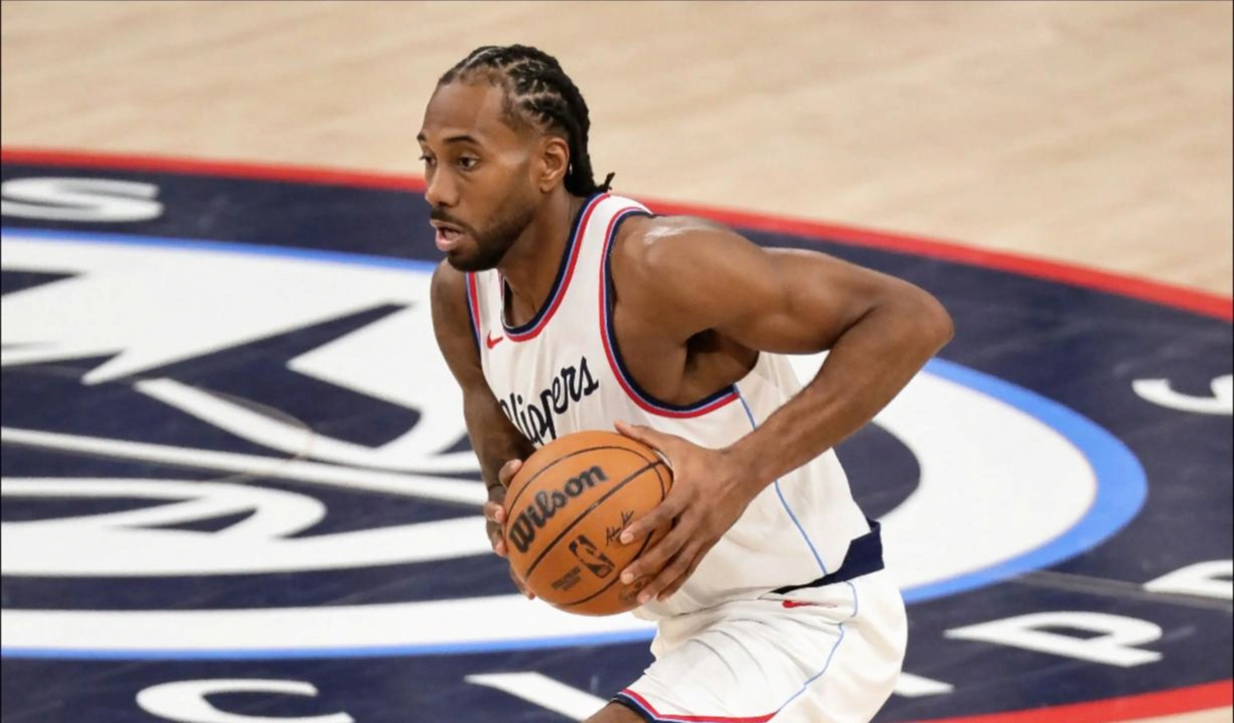 浙江队鏖战76人，伦纳德统治全场