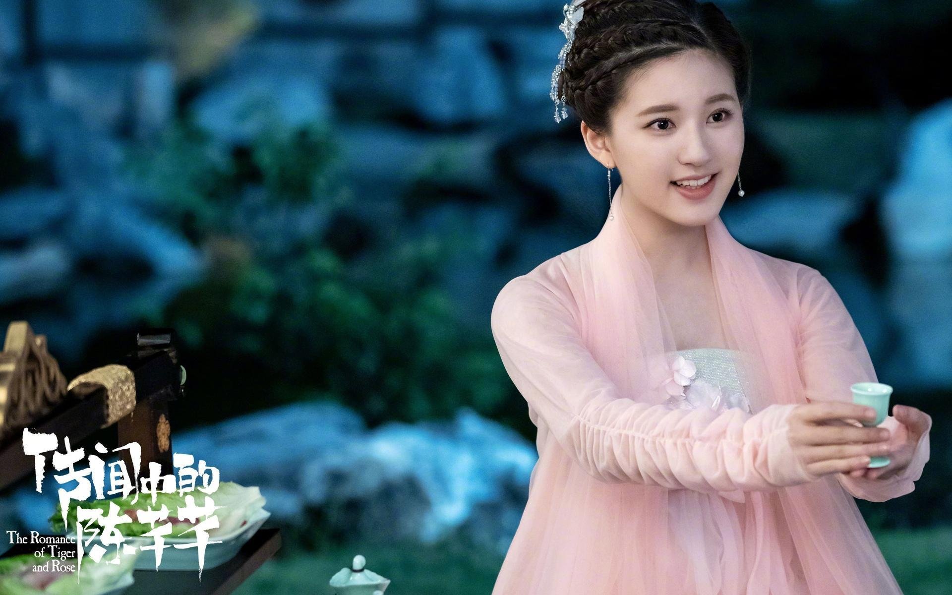 里昂对阵罗马,当阿坎吉不再只是后卫,足球书写荒诞与正典